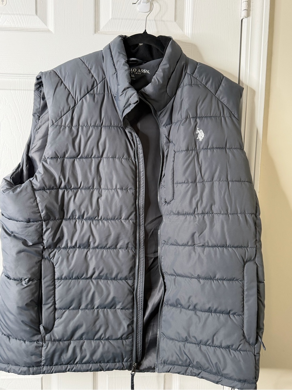 U.S. Polo Assn. Men's Gray Quilted Puffer Vest with Stand Collar 3XL in gray.